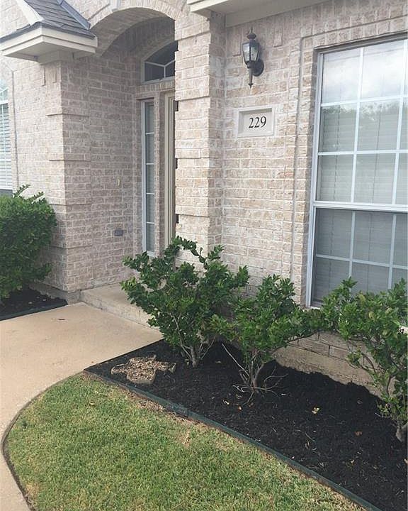 1st image of 229 Navarro Dr