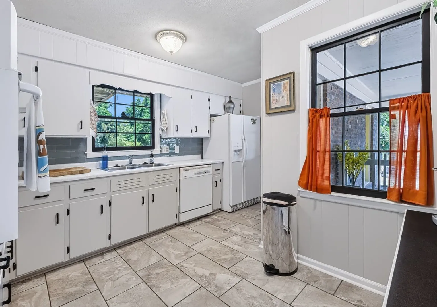Fully Furnished 3BR/2BA Athens Home Convenient to UGA | Available Dec. 1 — Photo 3
