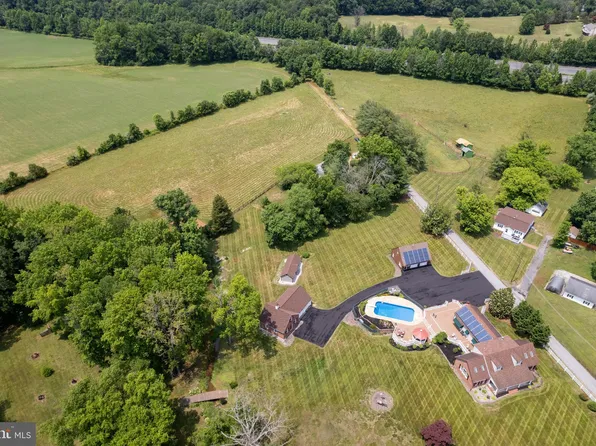 19 Feeder Rd, Elkton, MD 21921