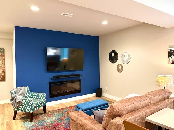 1078 Redbud Cir, Longmont, CO 80503