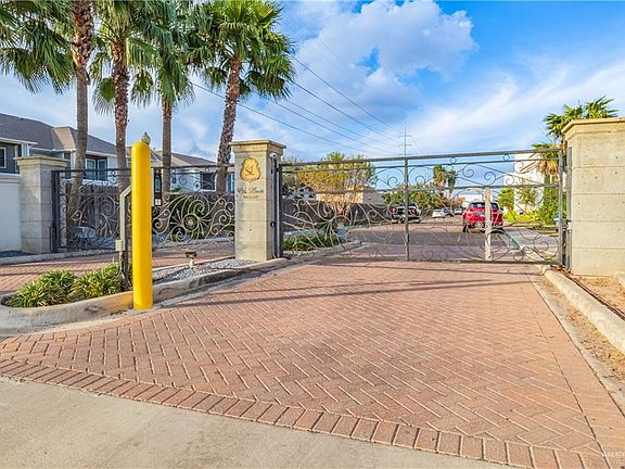 2nd image of 915 Santa Lucia Dr