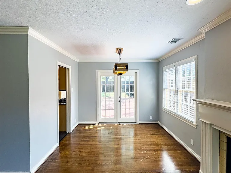 2222 Carnes St — Photo 18
