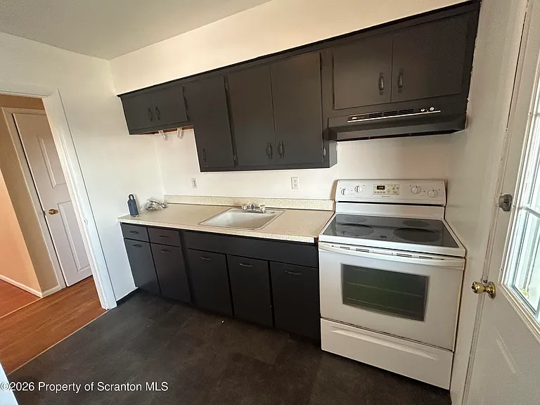 418 Pear St #2 — Photo 6