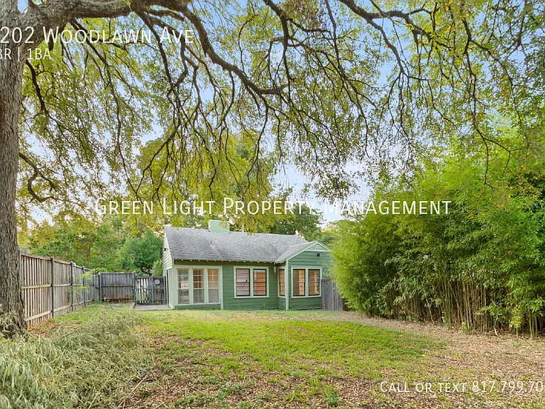 1202 Woodlawn Ave — Photo 27