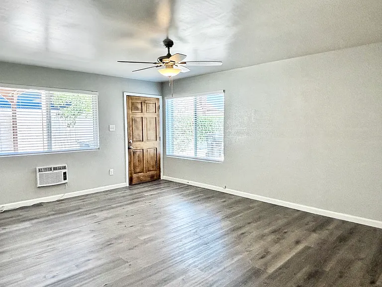 412 N 17th Dr #4 — Photo 18