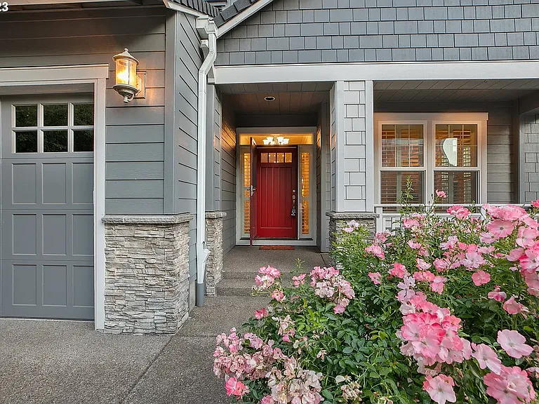 2227 Matterhorn Ct — Photo 2