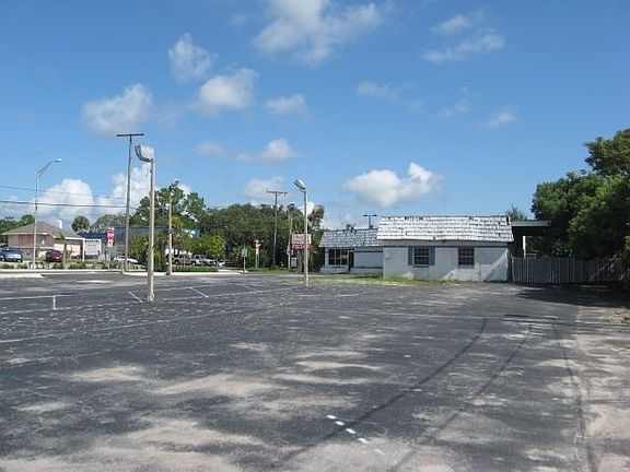3rd image of 1021 S Washington Ave