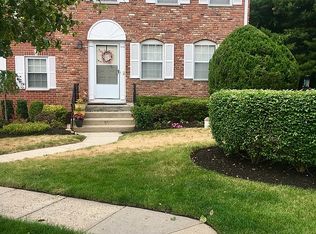 459 Hopi Ct, Suffern, NY 10901