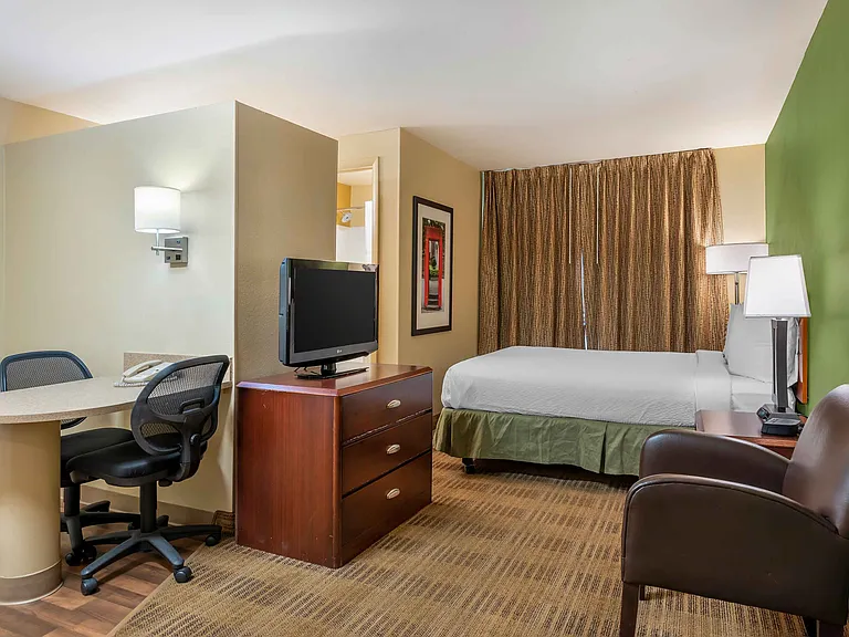 Studio Suite - 1 Queen Bed