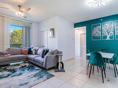9755 NW 52nd St APT 310, Doral, FL, 33178