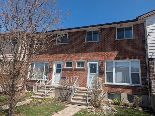27 Addington St #7, Loyalist, ON K7N 1C6
