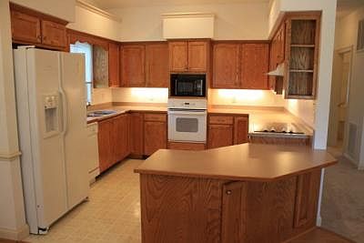 4th image of 2520 Greenport Dr