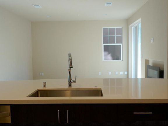 5th image of 523 Aspen Way