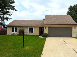 8807 Amberly Dr, New Haven, IN 46774