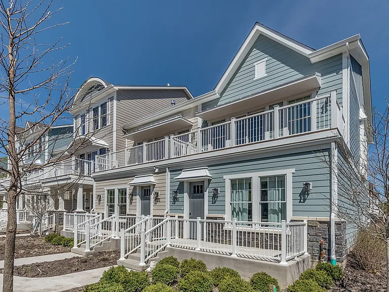 Eldridge Townhome Rentals — Photo 33