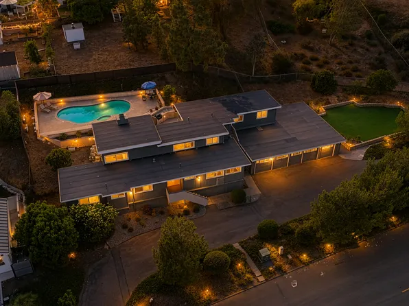 1864 N Lake Dr, Cardiff By The Sea, CA 92007