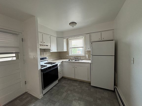 3rd image of 1124 Hannah Ave #2R