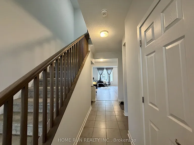 216 Billrian Cres — Photo 6
