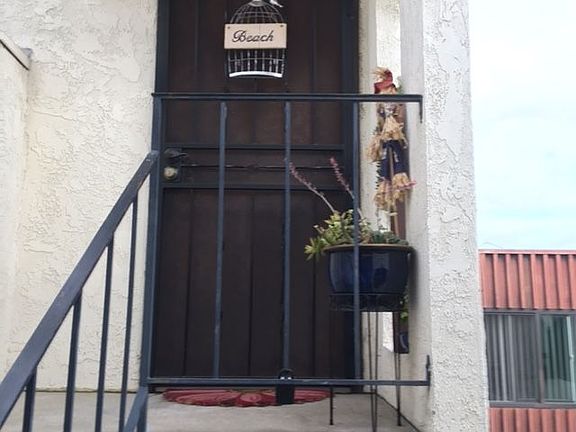 4th image of 4621 Lamont St Unit 9B