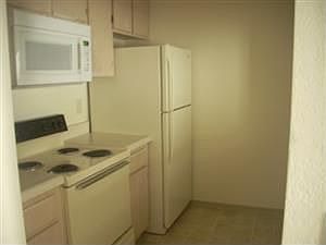 5th image of 4471 Winona Ave APT 3