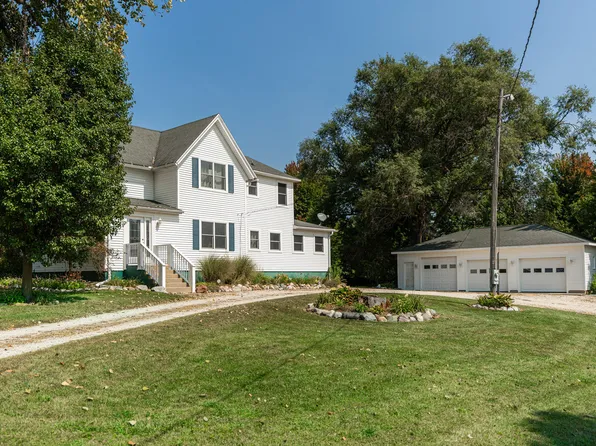 27798 Pleasant Hill Rd, Sycamore, IL 60178