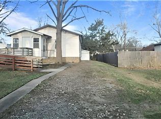 2807 SE Iowa Ave, Topeka, KS 66605