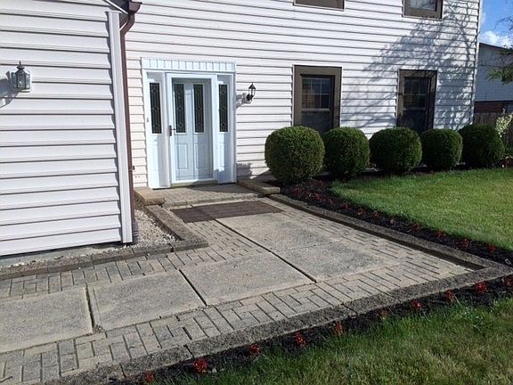 3rd image of 2112 Sherwood Forest Dr