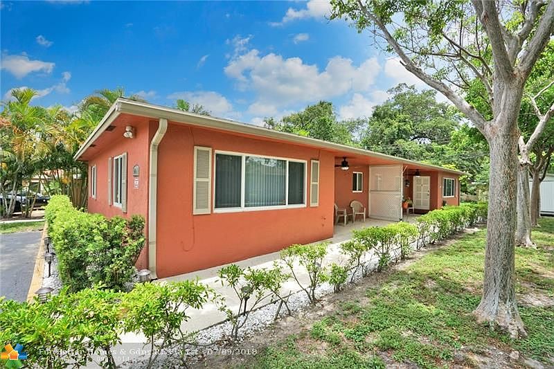 1st image of 920 SW 28th St #2