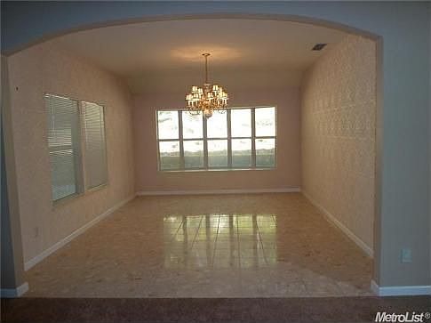 4th image of 106 Woodview Ct