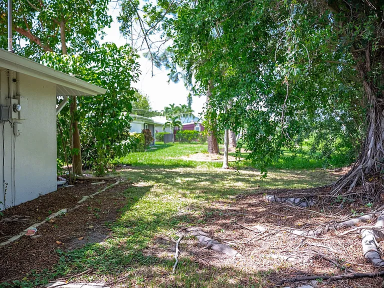 4223 SE 4th Pl — Photo 26