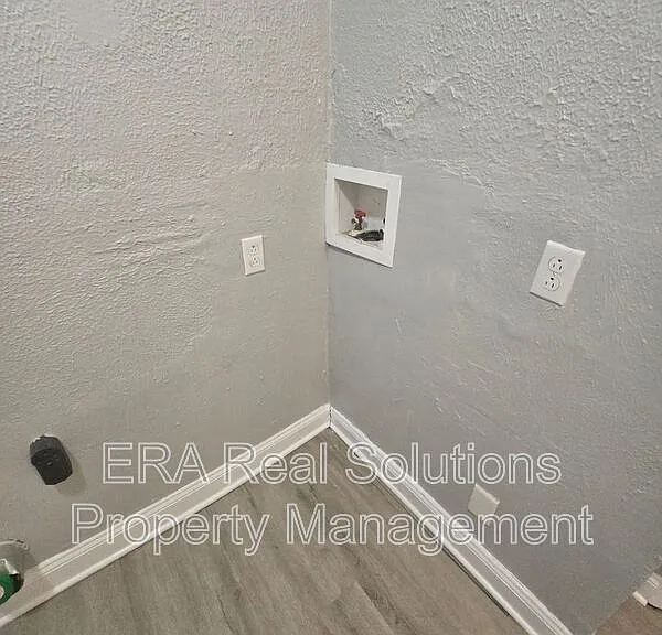 2368 S 5th St — Photo 8