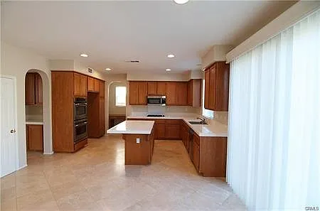 25118 Meridian Ct — Photo 7