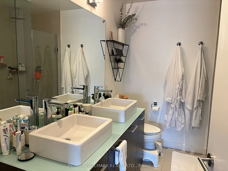 25 Stafford St #612 — Photo 12