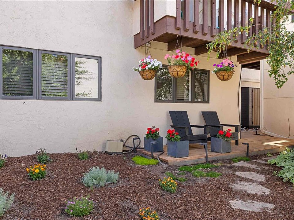 Patio outside front of apartment