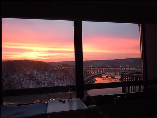 Sold by R New York | media 8