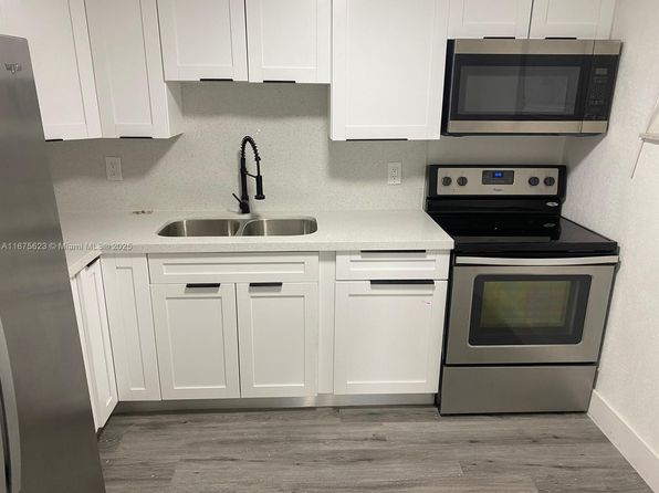 4205 N University Dr APT 115