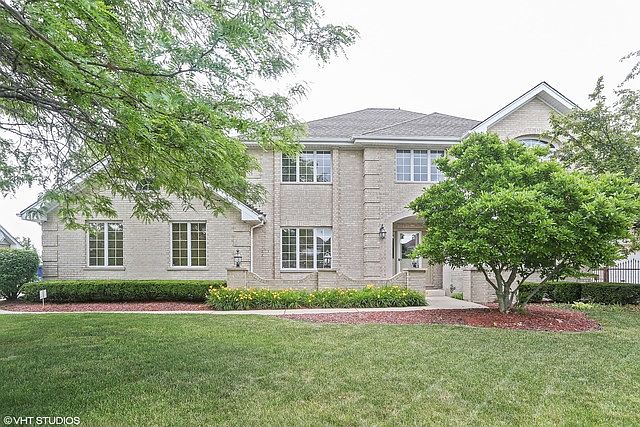 1st image of 16949 Meadowcrest Dr