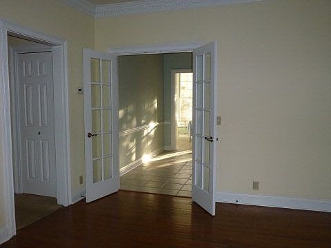 3rd image of 798 Mallery St APT 37