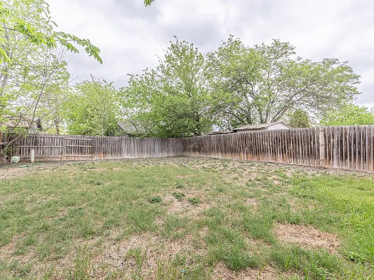 9643 Bratton Dr — Photo 28