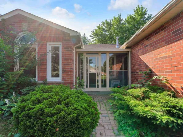 50 Chalmers Dr, Barrie, ON L4N 8A4
