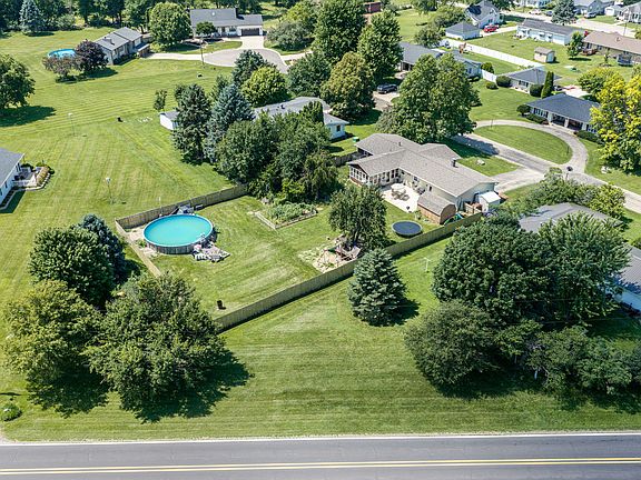 3rd image of 208 Pittman Ct