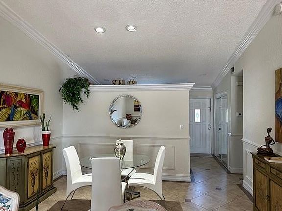 4th image of 326 NW 47th Street #326