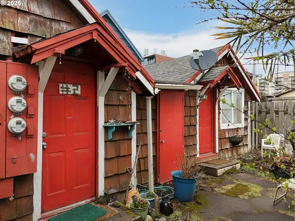 560 S Columbia St, Seaside, OR 97138