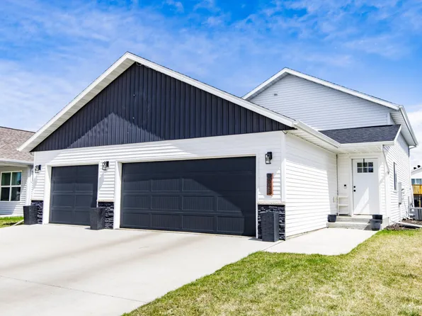2043 11th St W, West Fargo, ND 58078