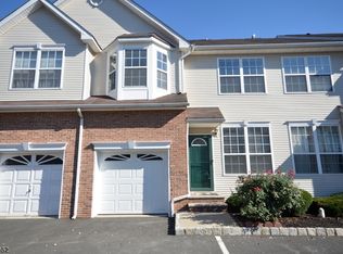 13 Reins Ct, Somerset, NJ 08873