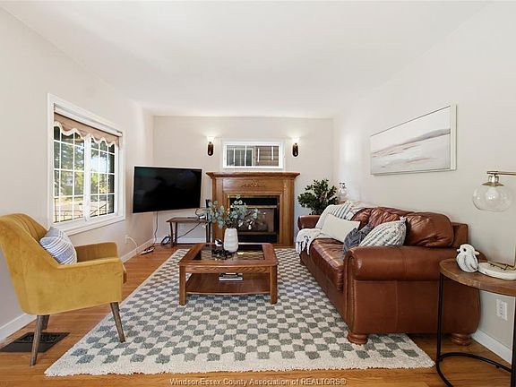 2nd image of 1776 Hall Ave