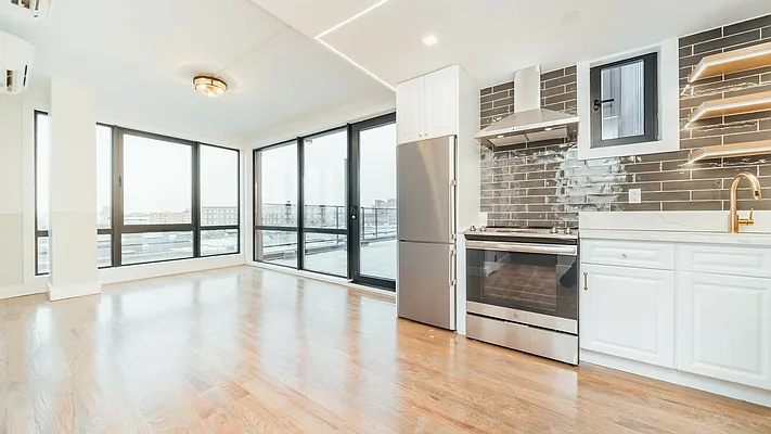 Rented by Nooklyn NYC LLC | media 54