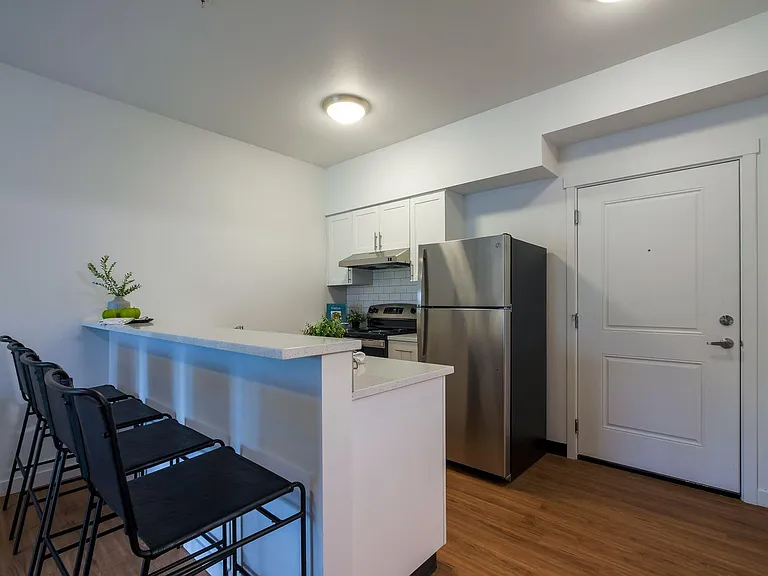 7550 N Lombard St — Photo 4