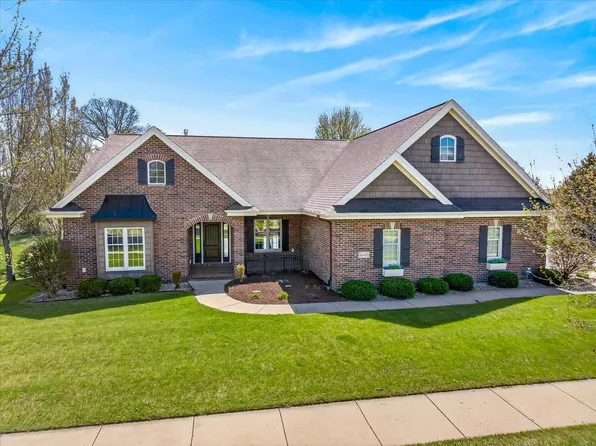 1642 Bellewood Dr, Waunakee, WI 53597