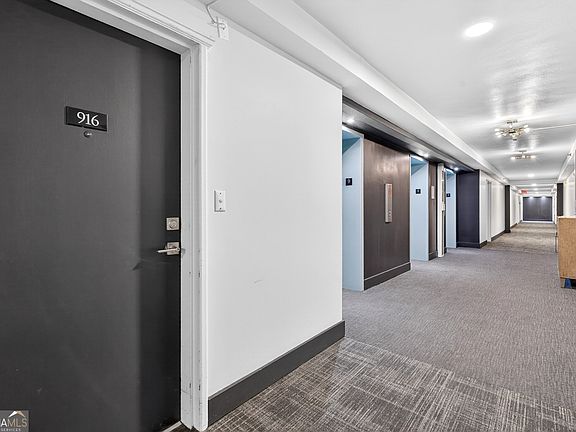 3rd image of 620 Peachtree St NE APT 916